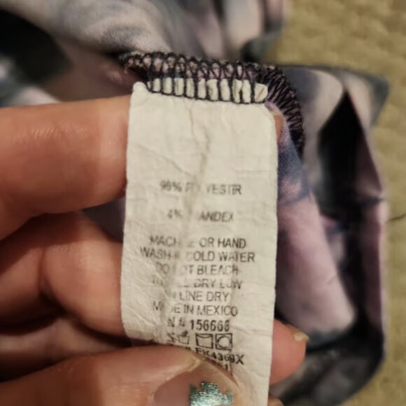 Free Kisses tye dye LOVE shirt. Sz 1X - BENEFITS RESCUE DOGS - Picture 7 of 11